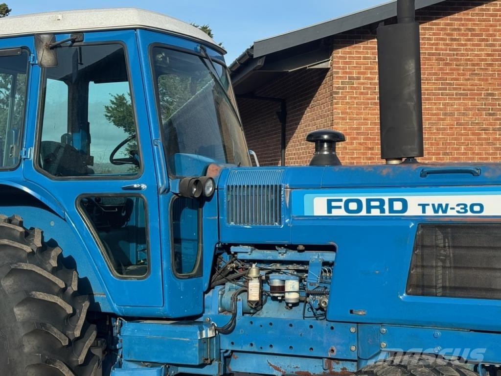 Ford TW30 Traktorit