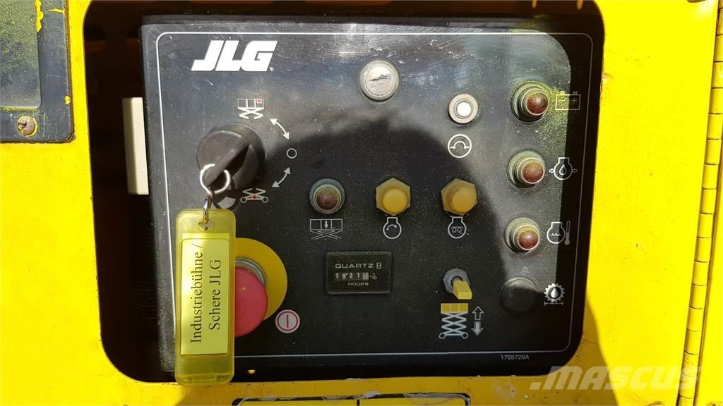 JLG 260 MRT-A Saksilavat