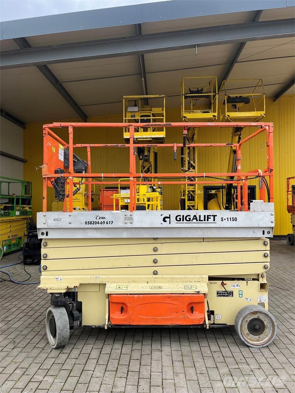 JLG 3246 ES Saksilavat