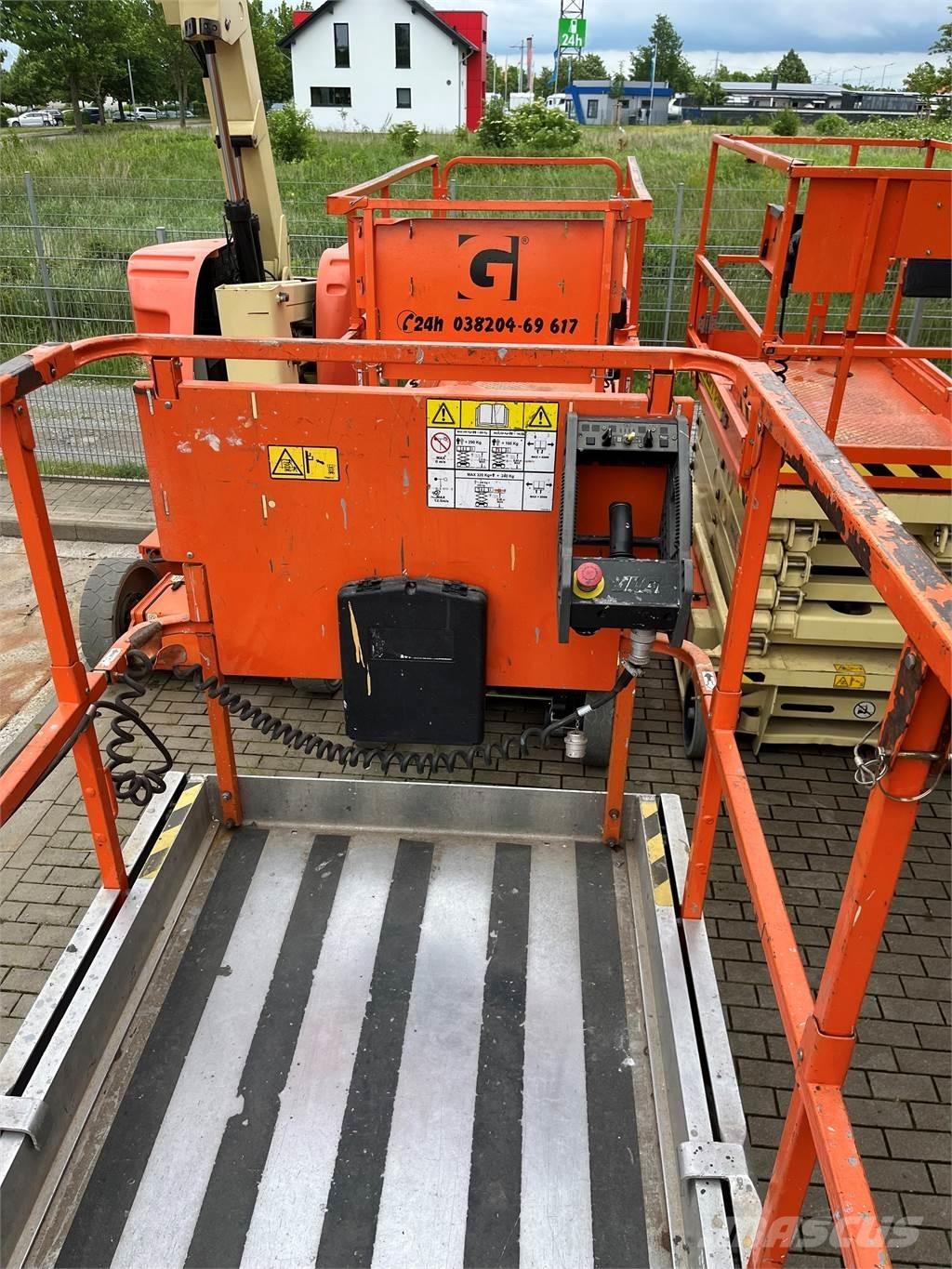 JLG 3246 ES Saksilavat