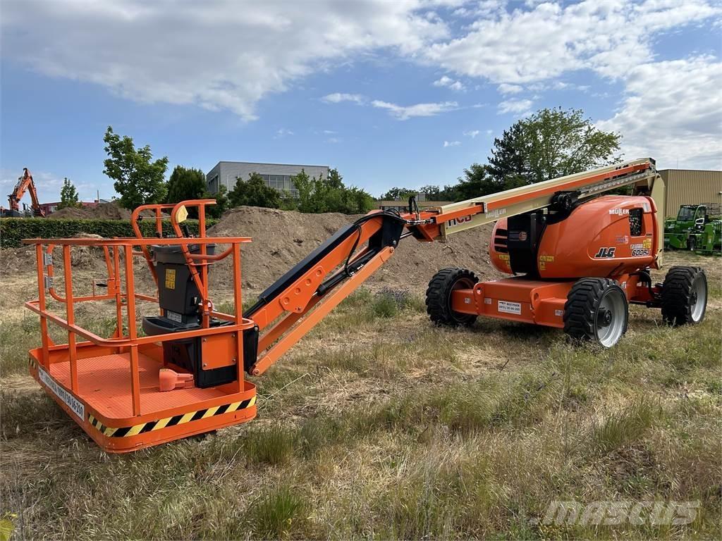 JLG 600AJ Kuukulkijat