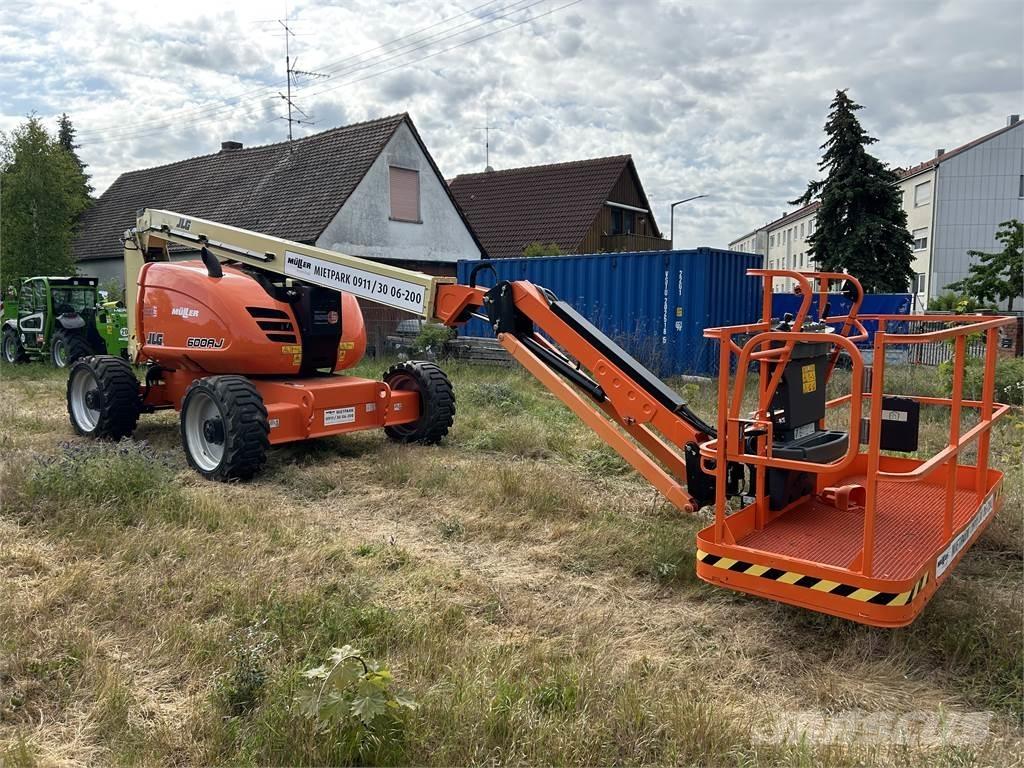 JLG 600AJ Kuukulkijat