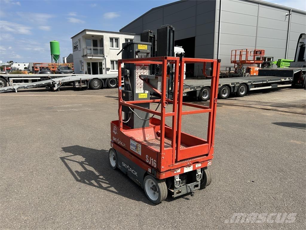 SkyJack SJ16 Pienikokoiset itseliikkuvat puominostimet