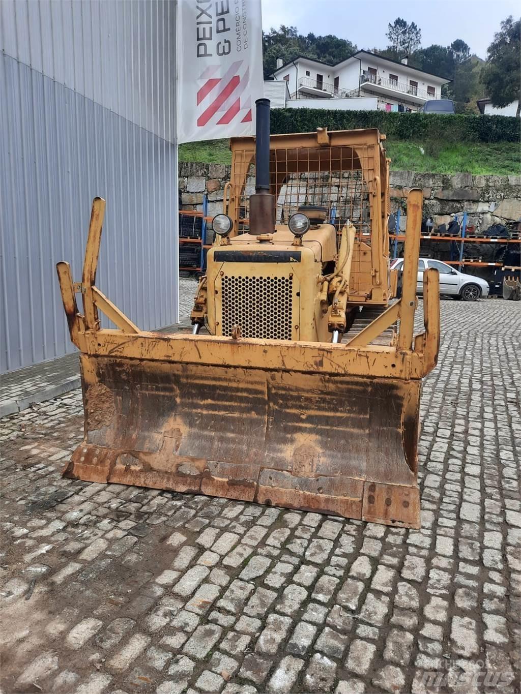 CAT D4E Putkenlaskijat