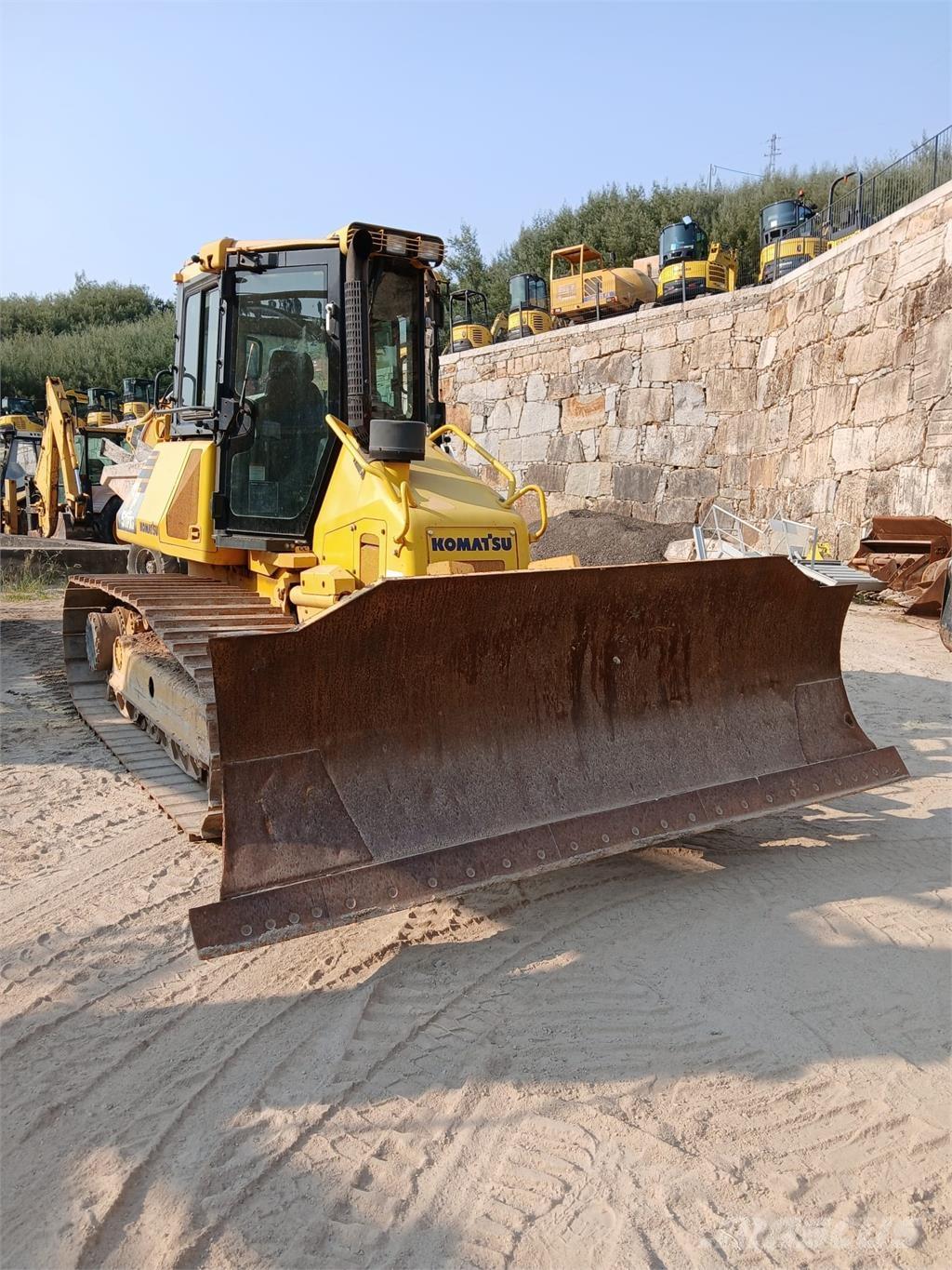 Komatsu D51PXI-22 Putkenlaskijat