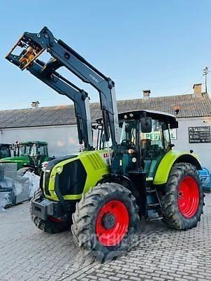 CLAAS ARION 520 Traktorit