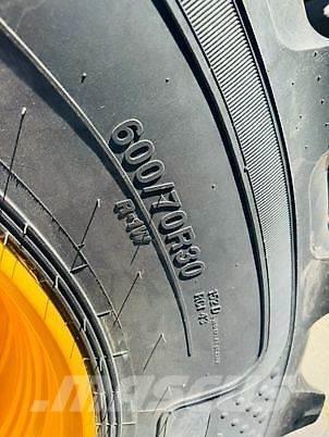 JCB FASTRAC 4220 Traktorit