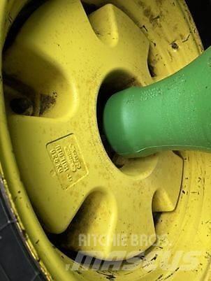 John Deere 7930 Traktorit