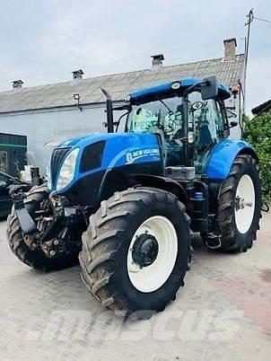 New Holland T7.210RC Traktorit