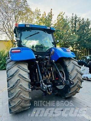 New Holland T7030 Traktorit