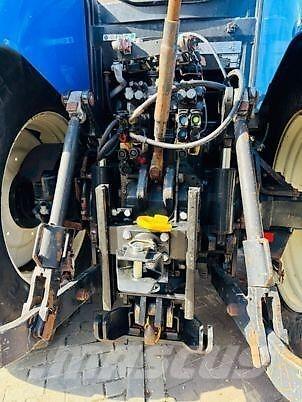 New Holland T7030 Traktorit