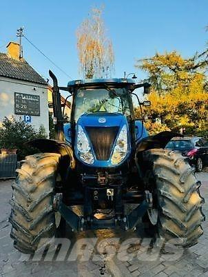 New Holland T7030 Traktorit