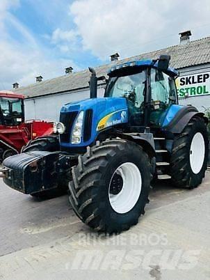 New Holland T8020 Traktorit
