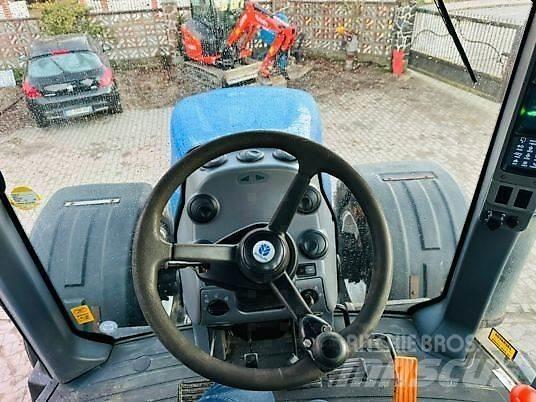 New Holland T8040 Traktorit