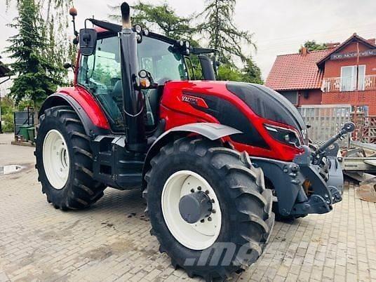 Valtra T154 Traktorit