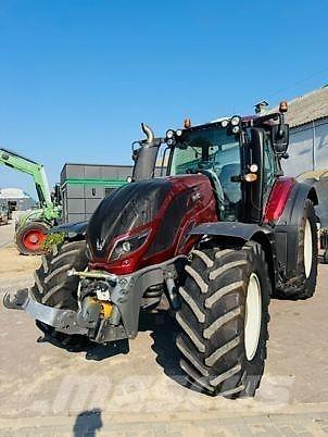 Valtra T174 VERSU Traktorit