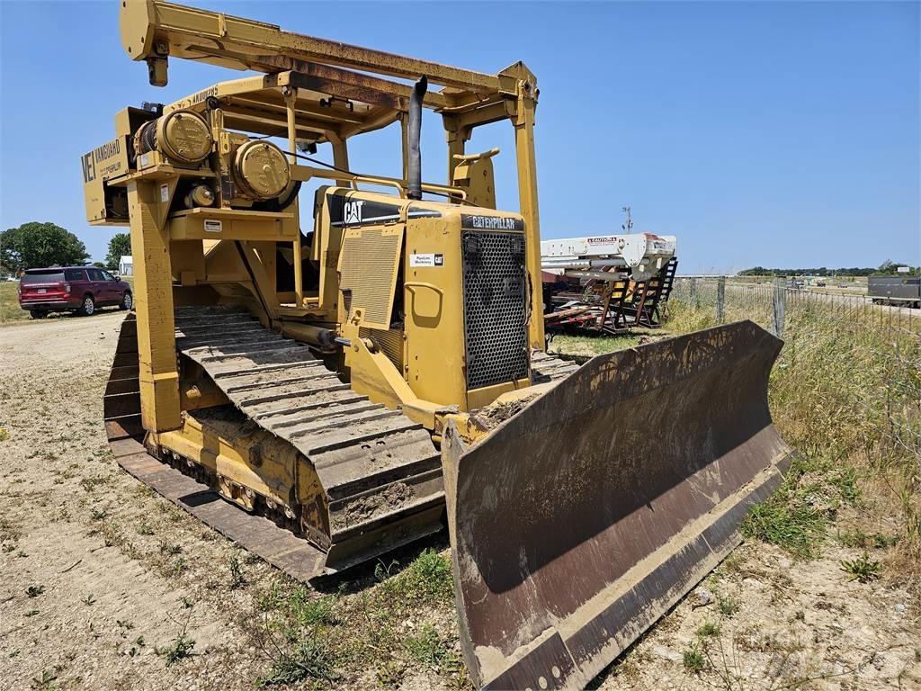 CAT D5N LGP Telaketjupuskutraktorit