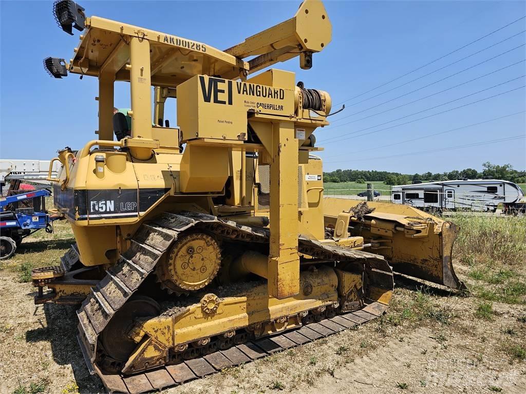 CAT D5N LGP Telaketjupuskutraktorit