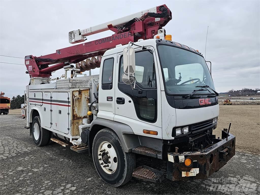 GMC T7500 Kuorma-auto porauskalustolla
