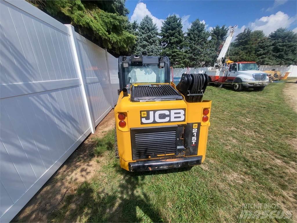 JCB 215T Liukuohjatut kuormaajat