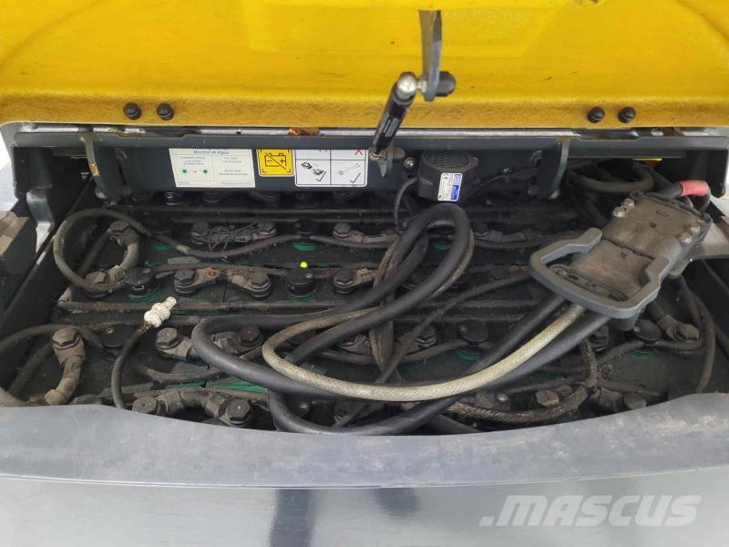 Aisle-Master AM20SE Kapeakäytävätrukit