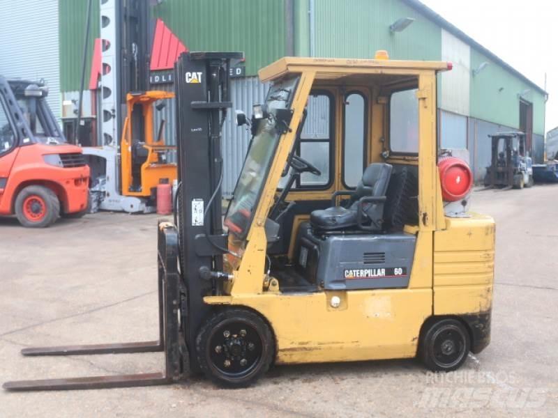CAT GC30 Nestekaasutrukit