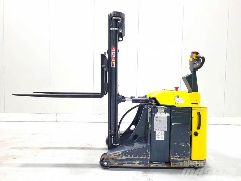 Combilift CS1500 Ajettavat pinoamisvaunut