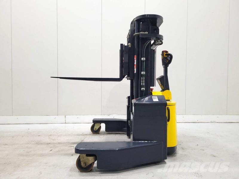 Combilift WR4 Konttikurottajat