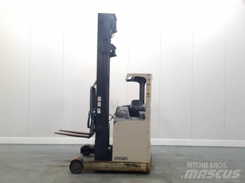 Crown ESR4500 Työntömastotrukit