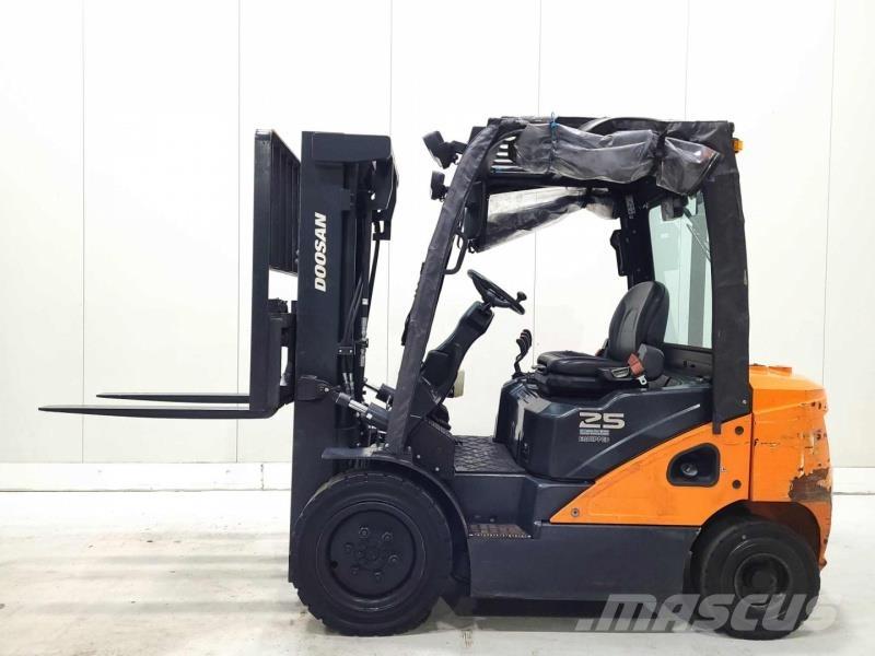Doosan D25S-7 Dieseltrukit