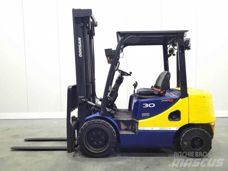 Doosan D30S-5 Dieseltrukit