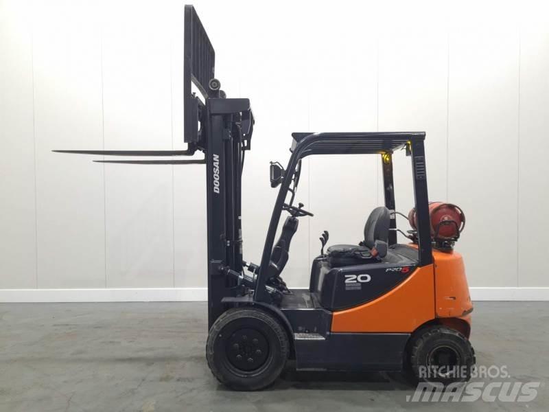 Doosan G20 Nestekaasutrukit