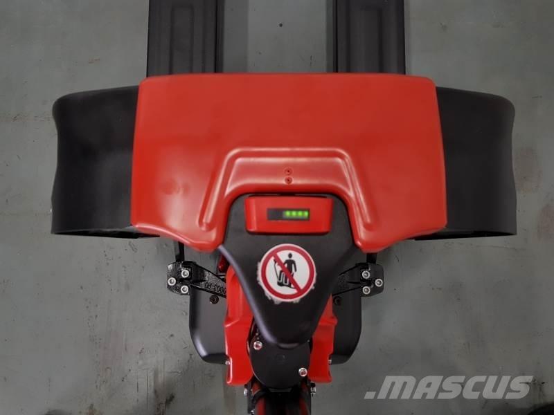 EP F4 PALLET TRUCK Pumppukärryt