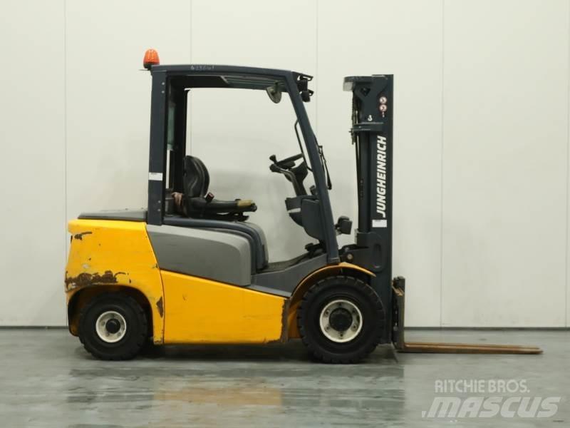 Jungheinrich DFG 425 Dieseltrukit