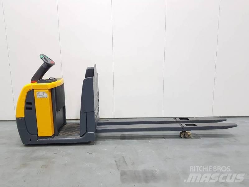 Jungheinrich ECE220 XL Välitasokeräilytrukit
