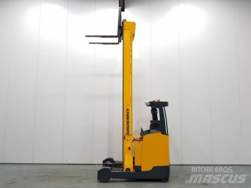 Jungheinrich ETV325 Työntömastotrukit