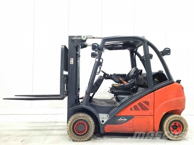 Linde H25T-02 Nestekaasutrukit
