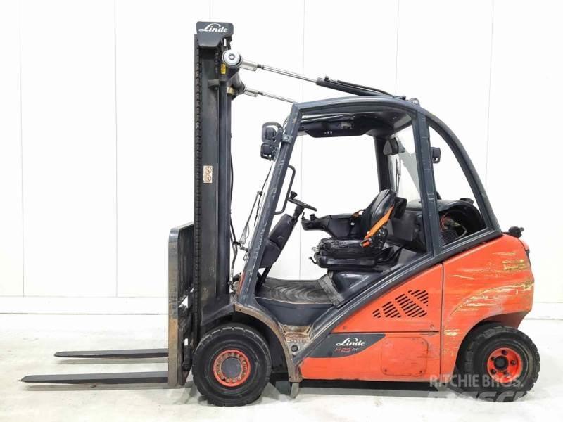 Linde H25T-02 Nestekaasutrukit