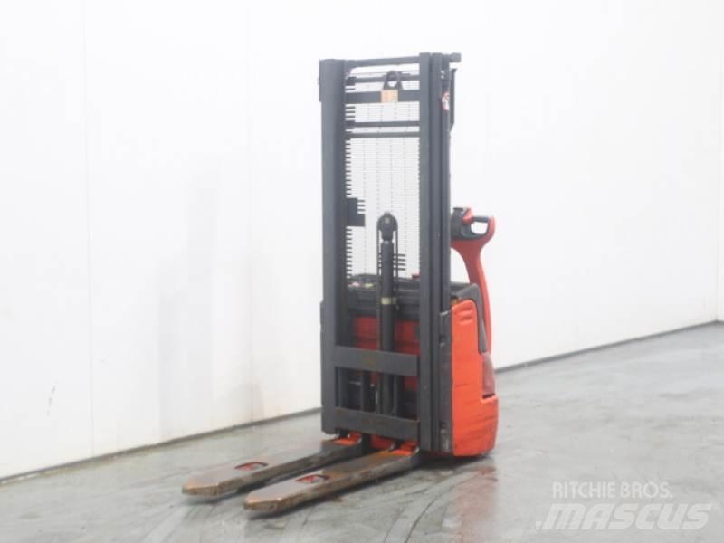 Linde L10 379 Käsikäyttöiset pinoamisvaunut
