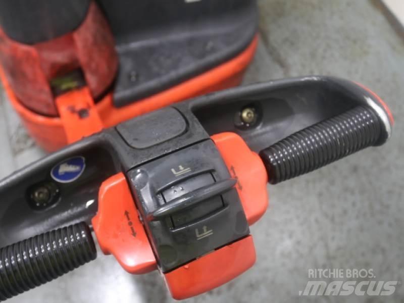 Linde L10 379 Käsikäyttöiset pinoamisvaunut