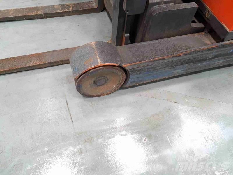 Linde R16HD-01 1120 Työntömastotrukit