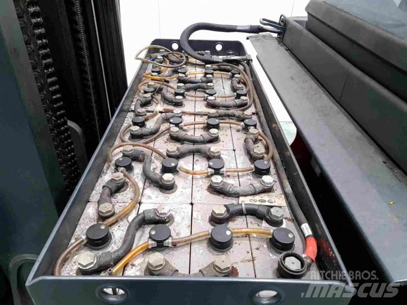Linde R16HD-01 1120 Työntömastotrukit