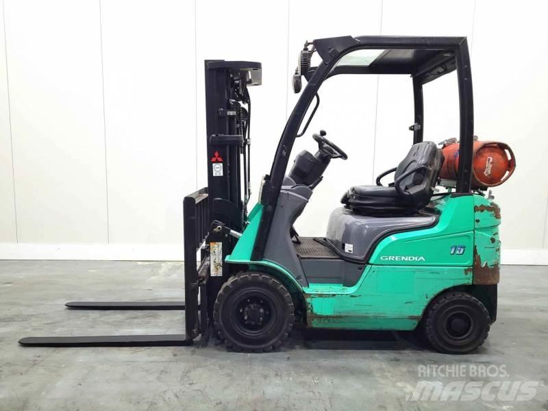 Mitsubishi FG15N Nestekaasutrukit