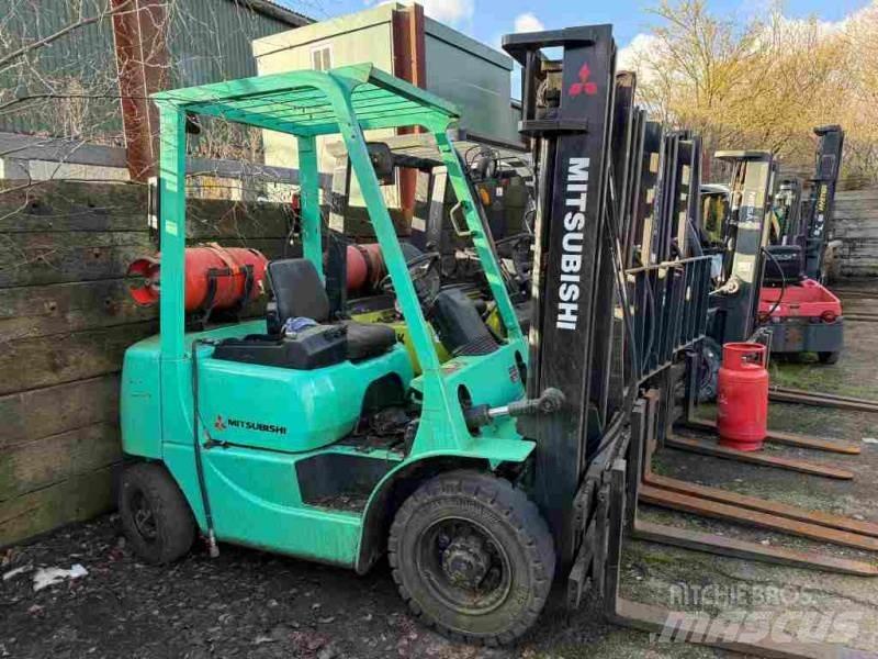 Mitsubishi FG20 Nestekaasutrukit