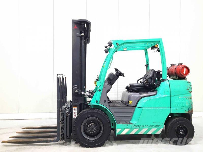 Mitsubishi FG40NT Nestekaasutrukit