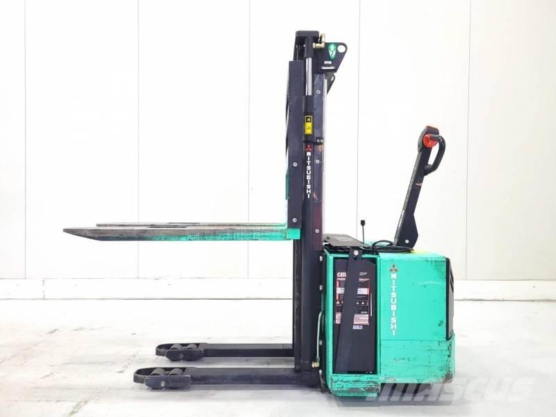 Mitsubishi SB12P Käsikäyttöiset pinoamisvaunut
