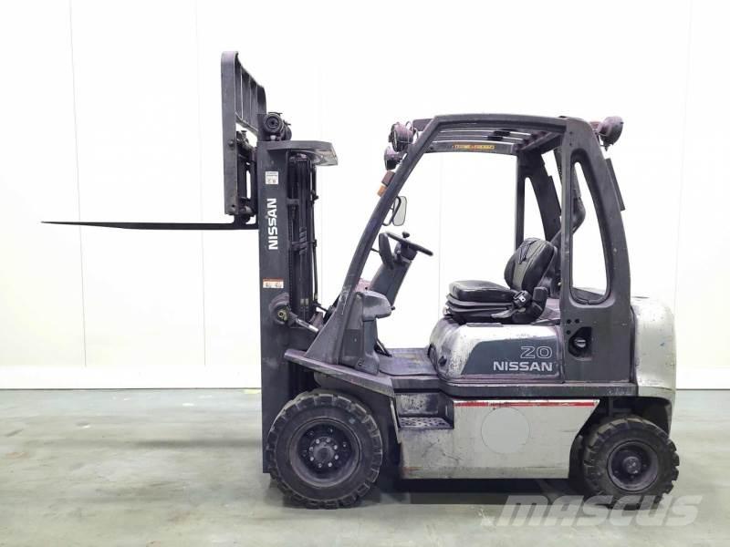 Nissan FD02A20 Dieseltrukit