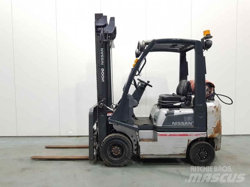 Nissan P1D1A18LQ Nestekaasutrukit