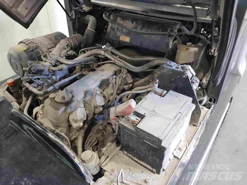 Nissan U1D272520 Nestekaasutrukit