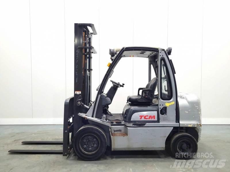 Nissan YG1D2A32H Dieseltrukit